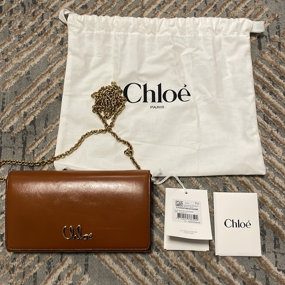 Chloe Iconic Wallet on a Chain - Picture 9 of 11